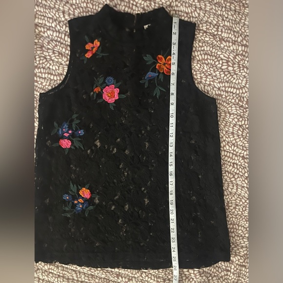 LOFT ~ Floral Embroidered, Mock Neck, Lace-Like, Sleeveless, Blouse - Picture 11 of 12